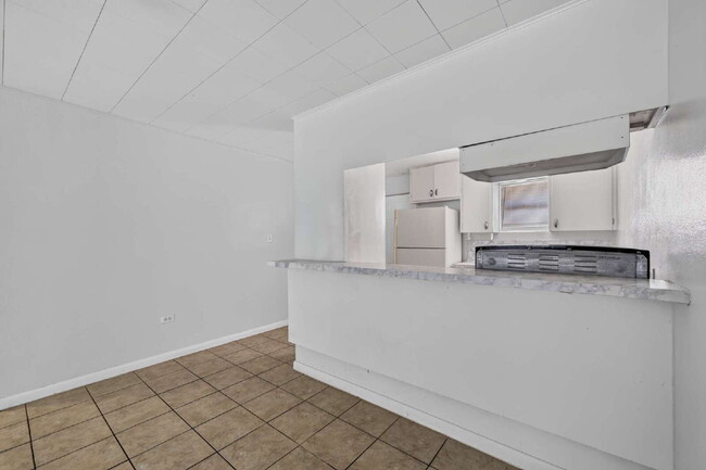 Photo - 1120 Valley View Dr Unit B2