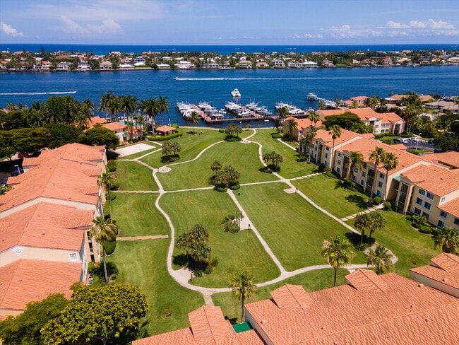 Photo - 135 Yacht Club Way Unit 104