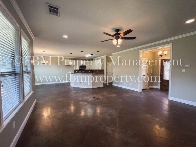 Photo - 307 Centennial Ave