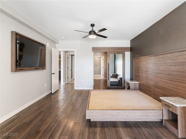 Building Photo - 2460 E Serene Ave Unit 617