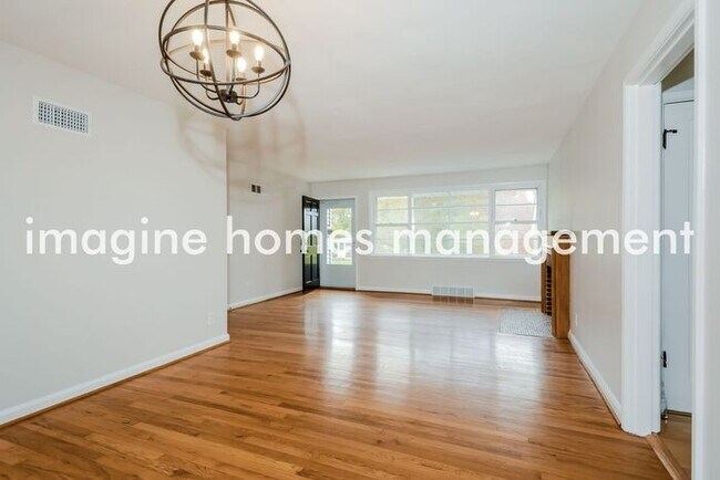 Photo - Recently Remodeled Home in St. Louis. Pets...