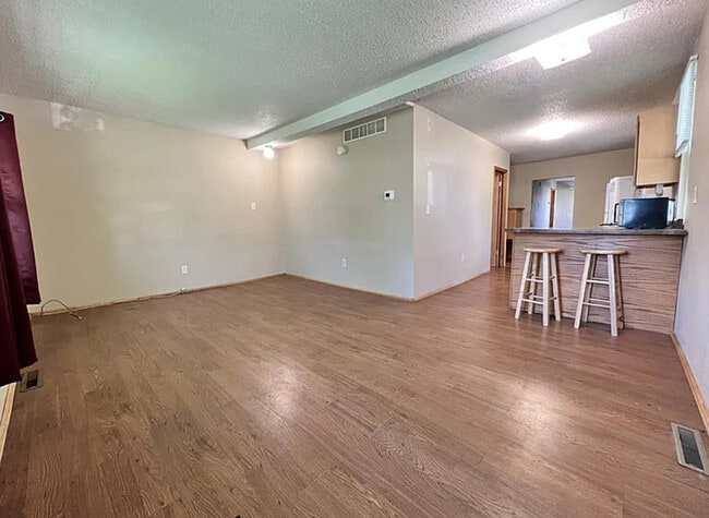 Building Photo - 202 14th Ave SW Rental