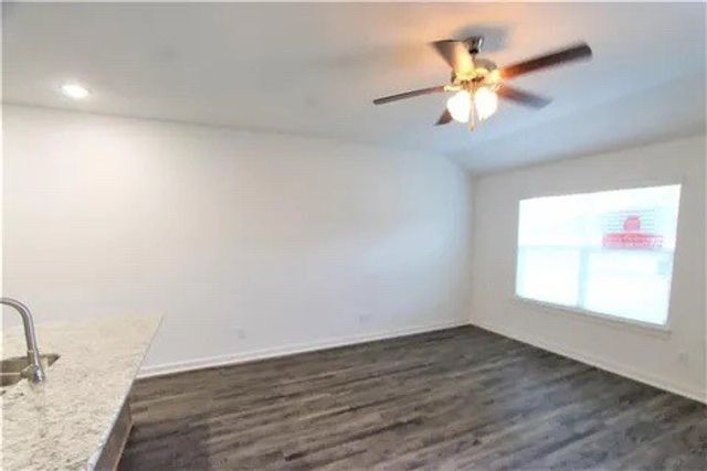 Photo - 637 Hidden Springs Dr