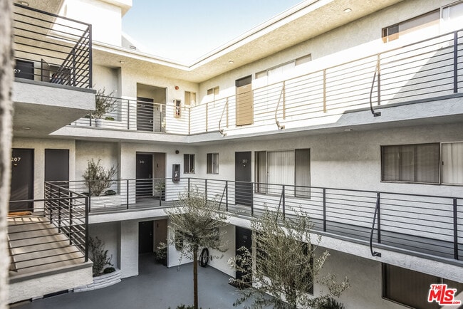 Photo - 610 Orlando Ave Unit 101