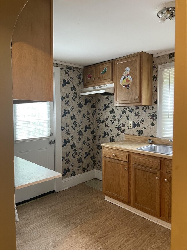 Photo - 218 Para Ave