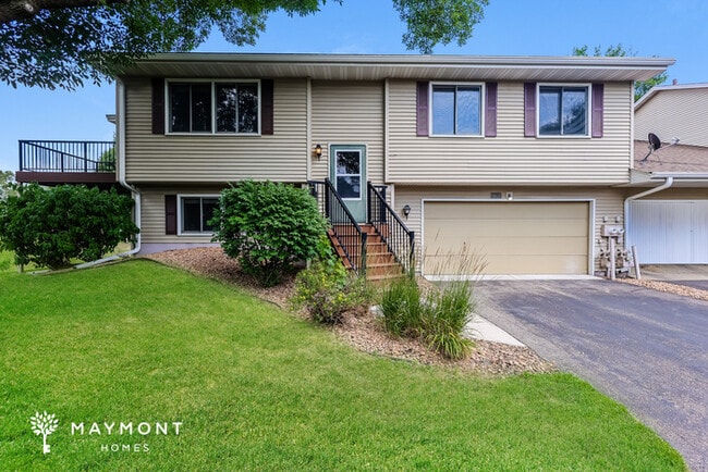 Building Photo - 8433 Thomas Ct N