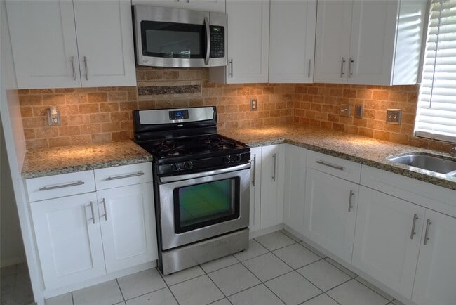 Photo - 15406 Ensenada Dr