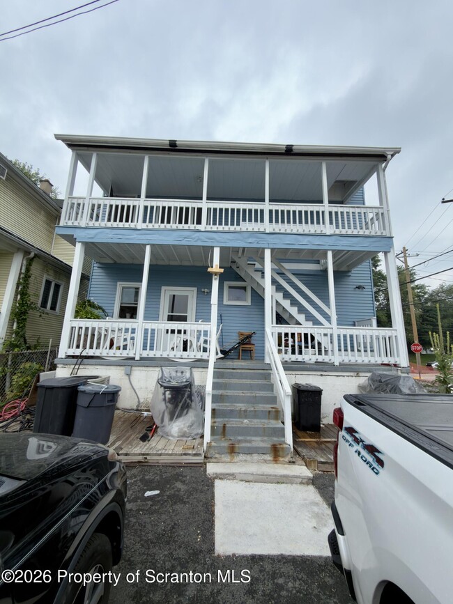 Photo - 450 Main St