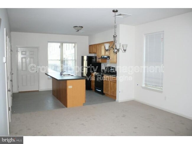 Photo - 745 S 13th St