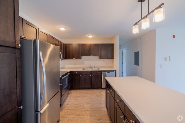 Unit 323-302 - 2BD, 2BA - 1081SF - Kitchen