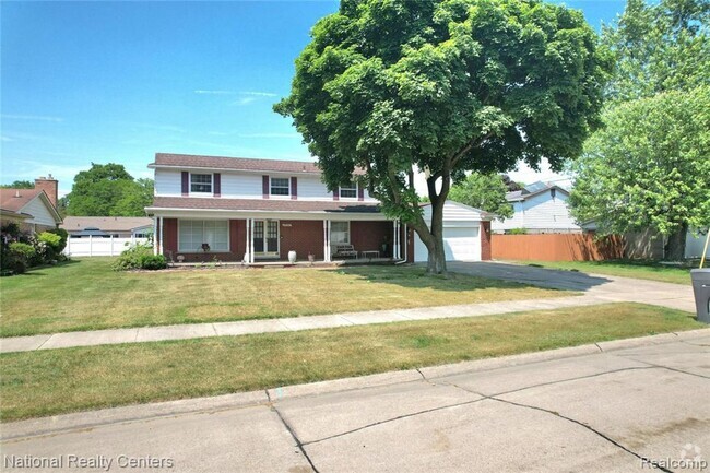 Building Photo - Spacious 4-Bedroom Colonial with Fireplace... Rental