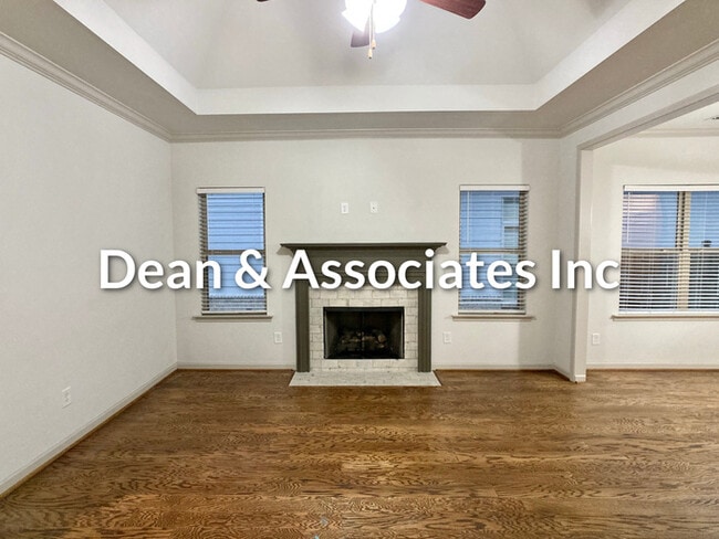 Photo - 2044 Springfield Dr