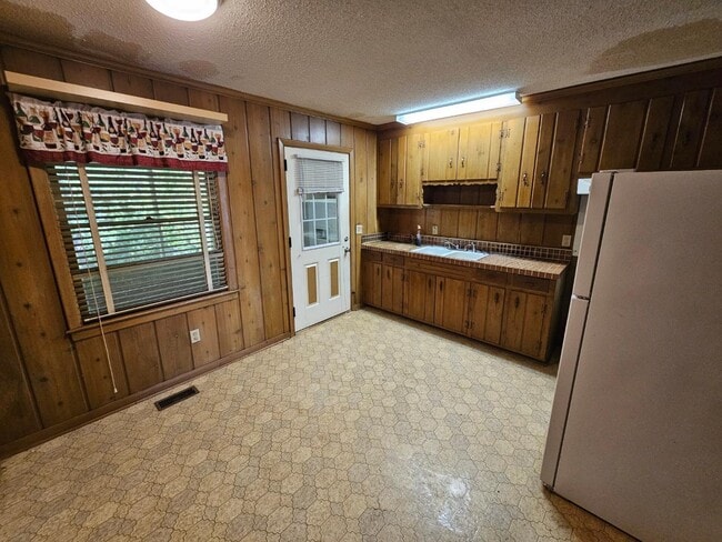 Photo - 1507 Brennen Rd