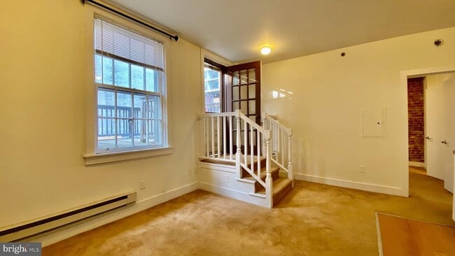 Building Photo - 330 S Juniper St Rental