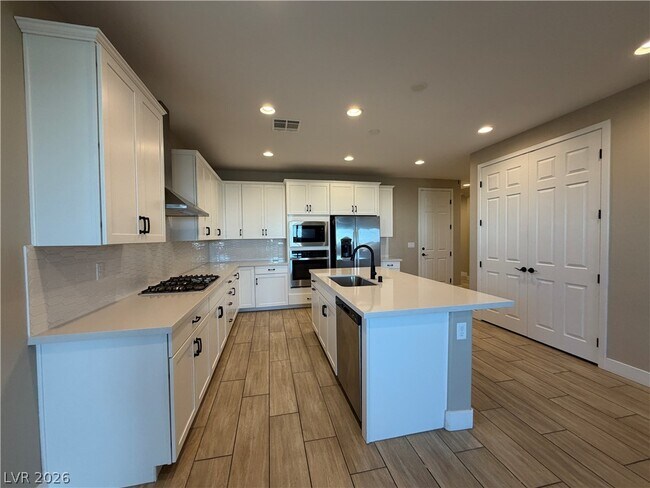 Photo - 7148 Port Stephens St