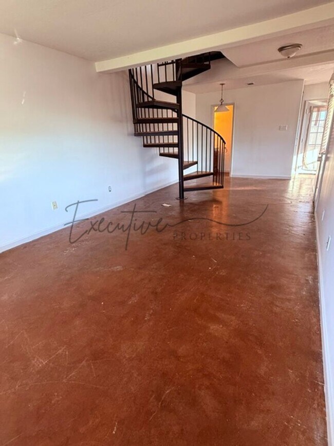 Photo - Updated 2-Bed Townhouse Steps from McNeese... Unit 369 East Sale Road