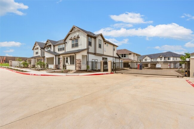 Building Photo - 5900 U.S. 287 Frontage Rd Rental