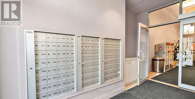 Photo - 408 Browns Line Unit 201