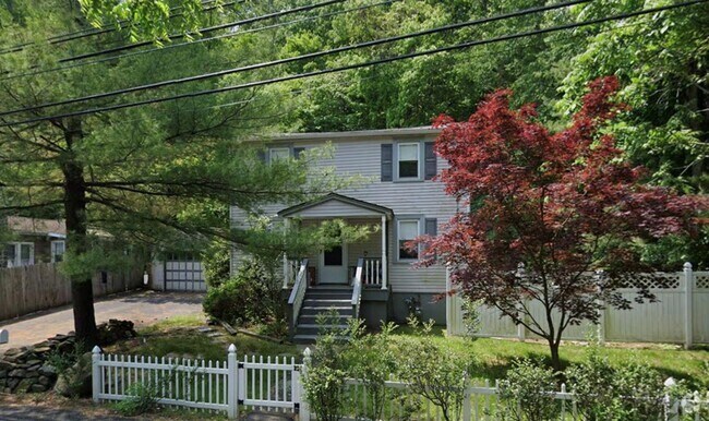 Building Photo - 406 Christian Herald Rd Rental
