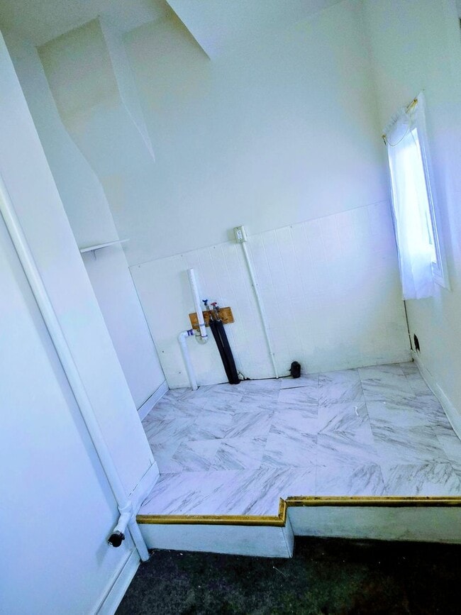 Photo - 625 Greenleaf St