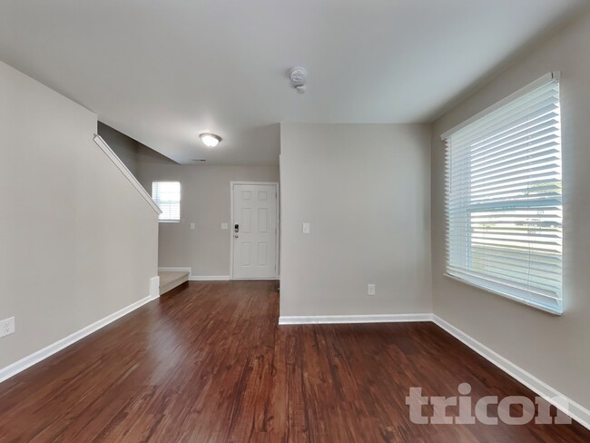 Photo - 226 Hallow Oak St