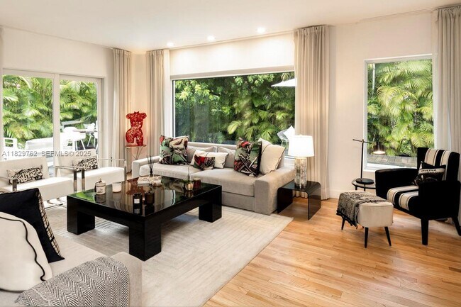 Photo - 1535 Robbia Ave