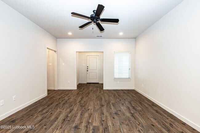 Photo - 2527 138th St