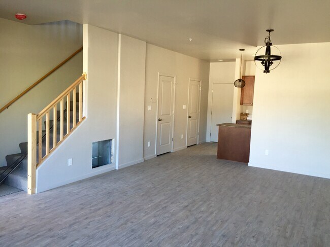 Photo - 255 Confluence Ave
