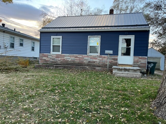 Building Photo - 826 Englewood Ave