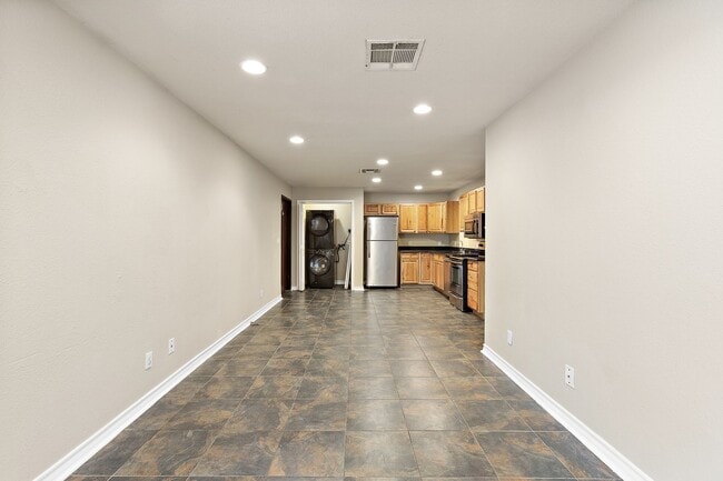 Photo - Walk to campus! Walk downtown! Fenced yard! Flat Rate Utilities!