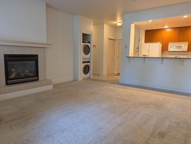 1416 Lindsay Loop Unit 104