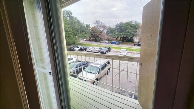 Photo - 114 E 31st St Unit 201