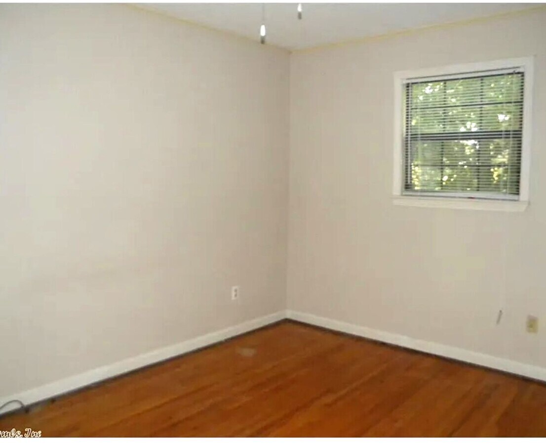 Photo - 106 Chrisp Ave