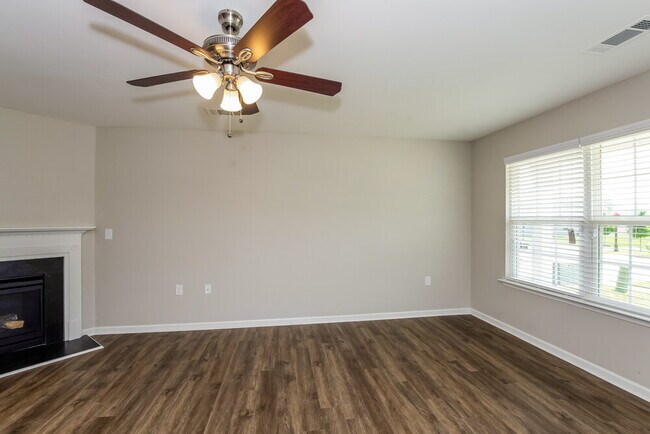 Photo - 1624 Eastway Dr