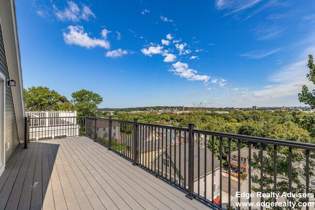 Photo - 160 Bigelow St