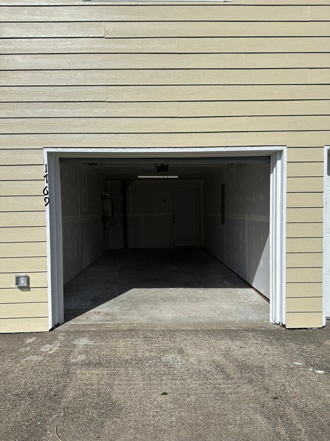 Photo - 1769 NE 19th St