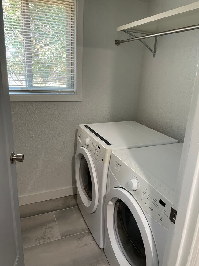 Photo - 3114-3116 S 166th St Unit 3114