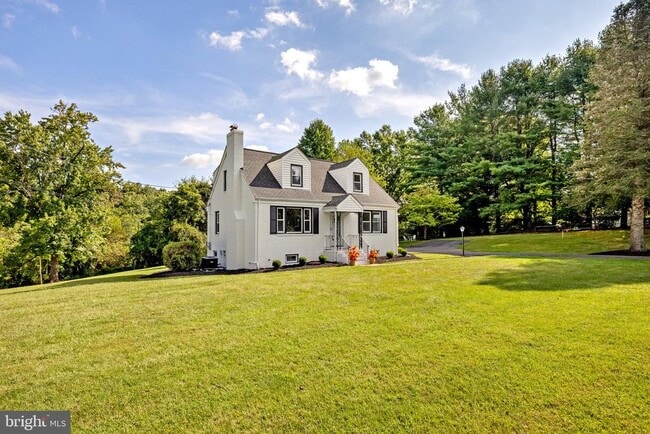 Photo - 11410 Waples Mill Rd