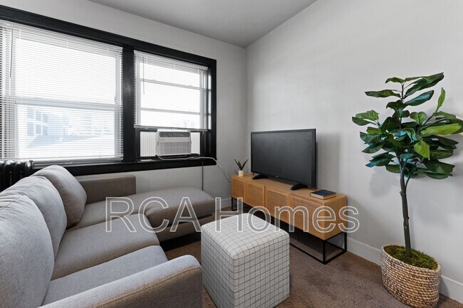 Photo - 37 West St Clair Street Unidad 311