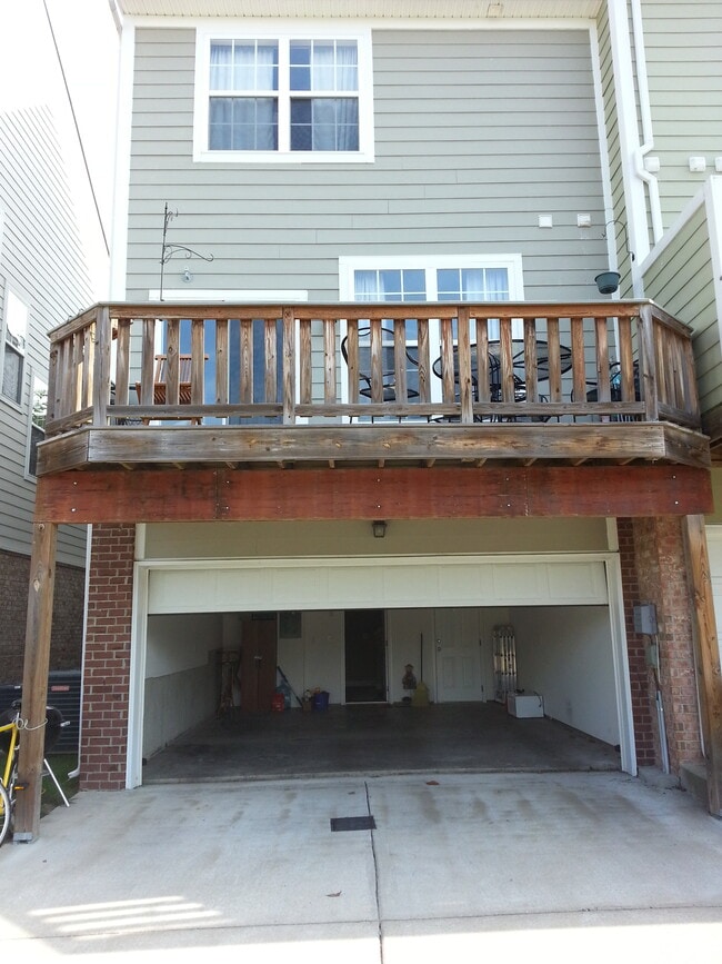 Rear facing deck - 8130 Lenox Creekside Dr