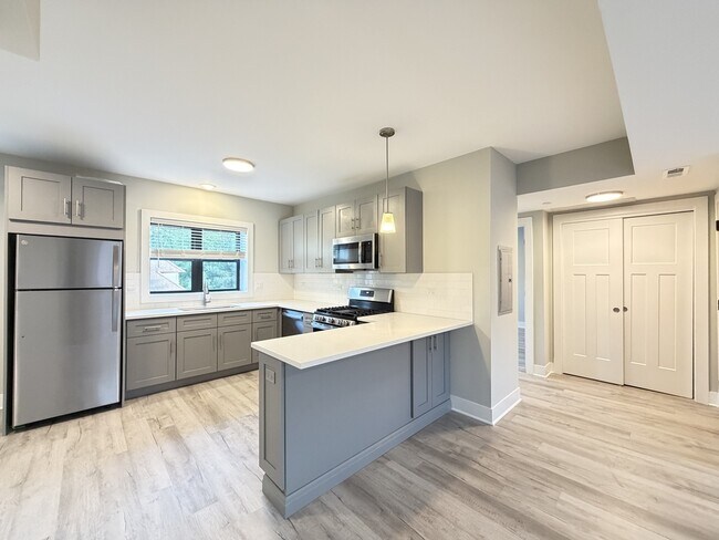 Photo - 1240 Oak Ave Unidad E4