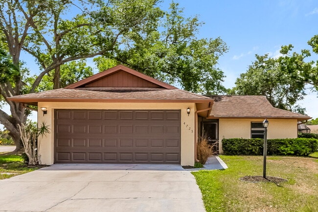 Building Photo - 4725 Country Oaks Blvd