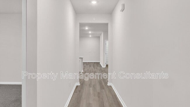 Photo - 319 Murphy Ln