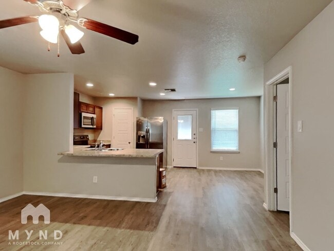 Photo - 210 Savage St