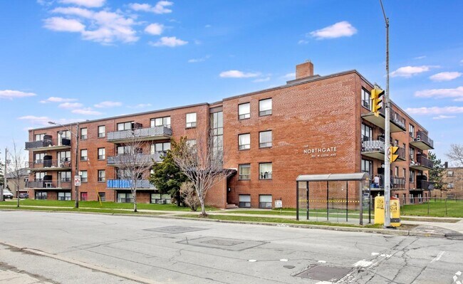 Building Photo - 921 Wilson Apartments