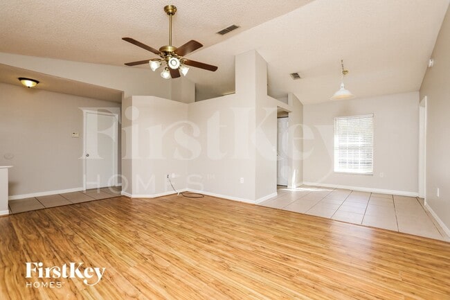 Photo - 2059 Gallagher Ave