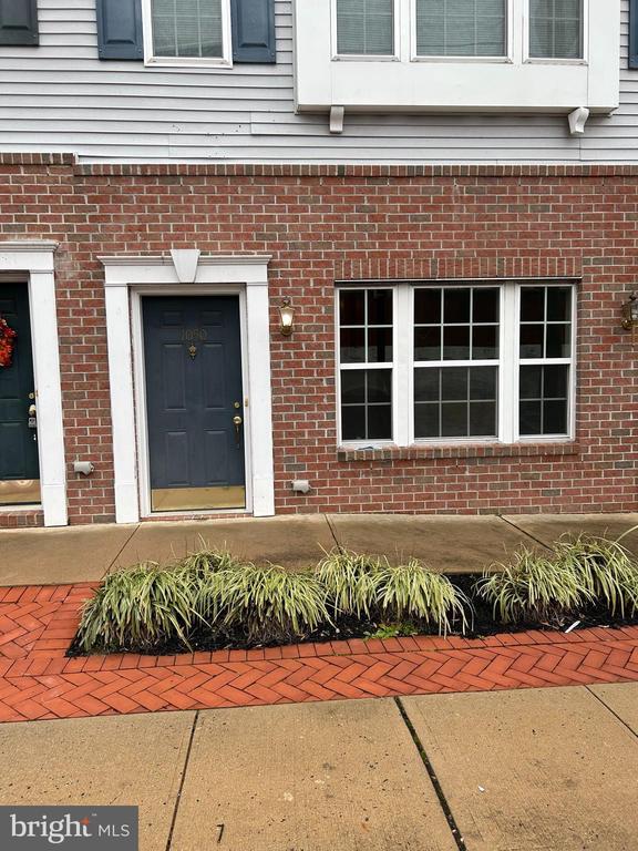 Photo - 1050 Lamberton St