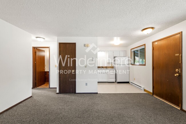 Photo - 3005 S Whipple Rd Unidad #3
