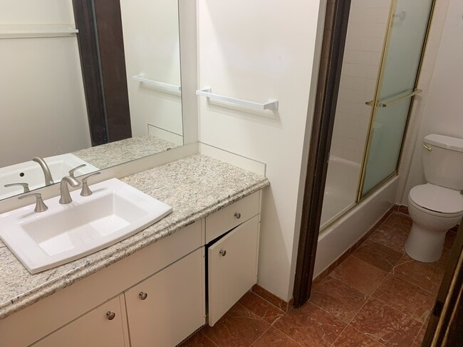 Photo - 120 N G St Unit 5