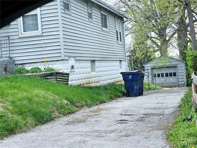 Photo - 2831 Old Hanley Rd